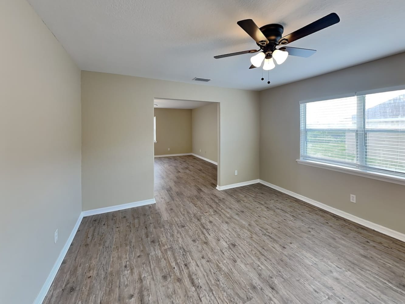 552 Cody Caleb Dr photo 4