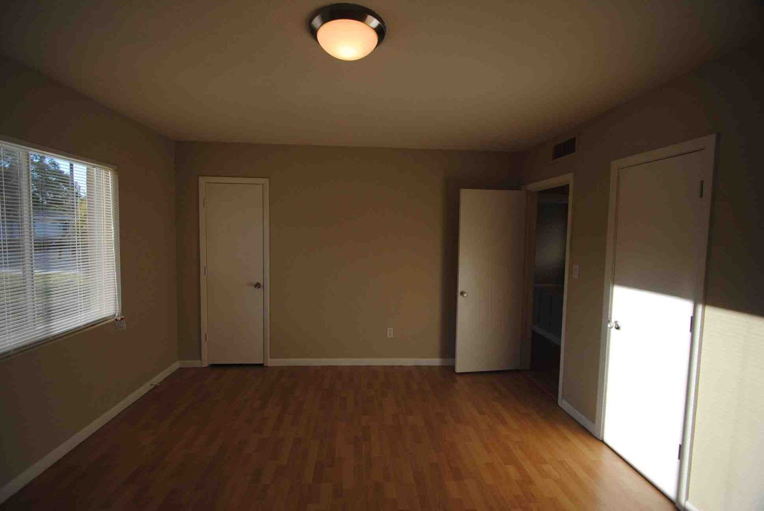 210 S Comet Ave photo 3