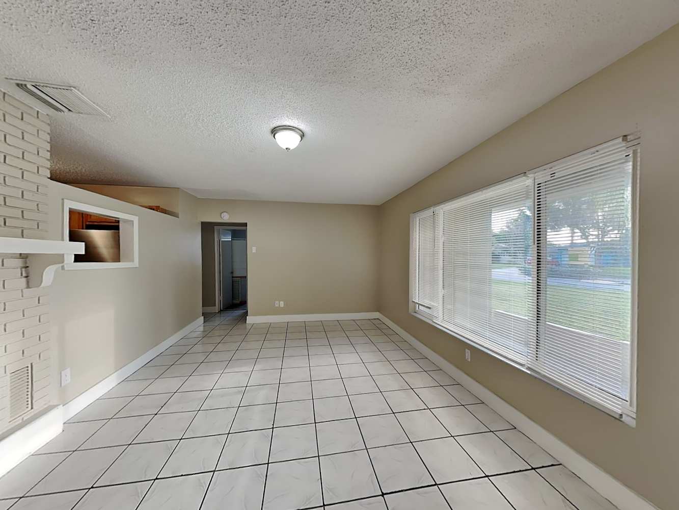 1856 Greenhill Dr photo 4