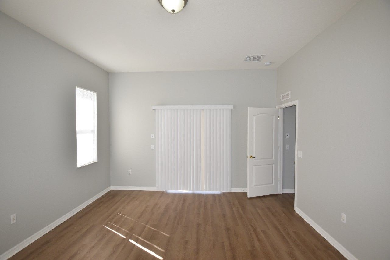 4057 Byrds Crossing Dr photo 4