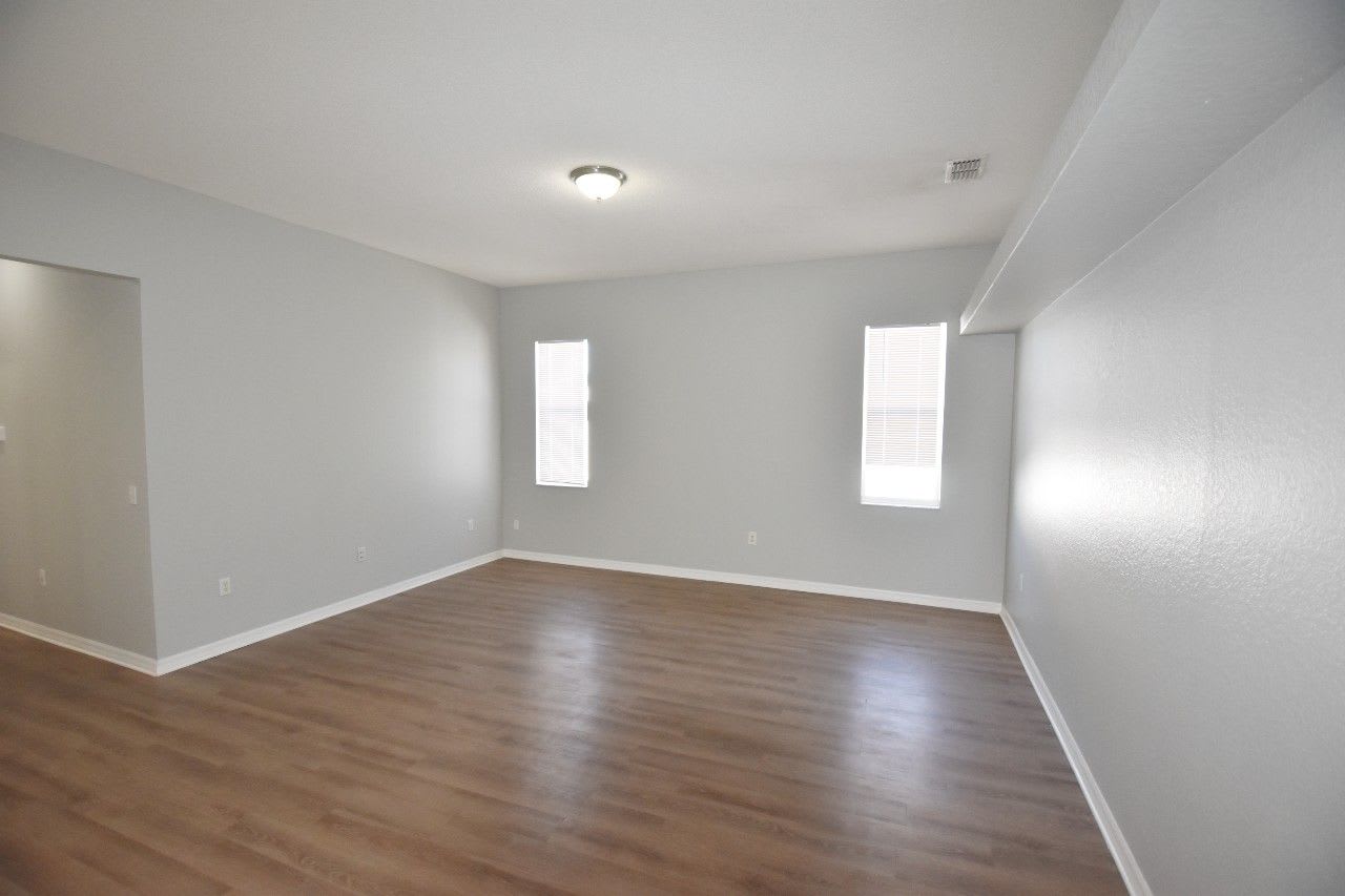 4057 Byrds Crossing Dr photo 3