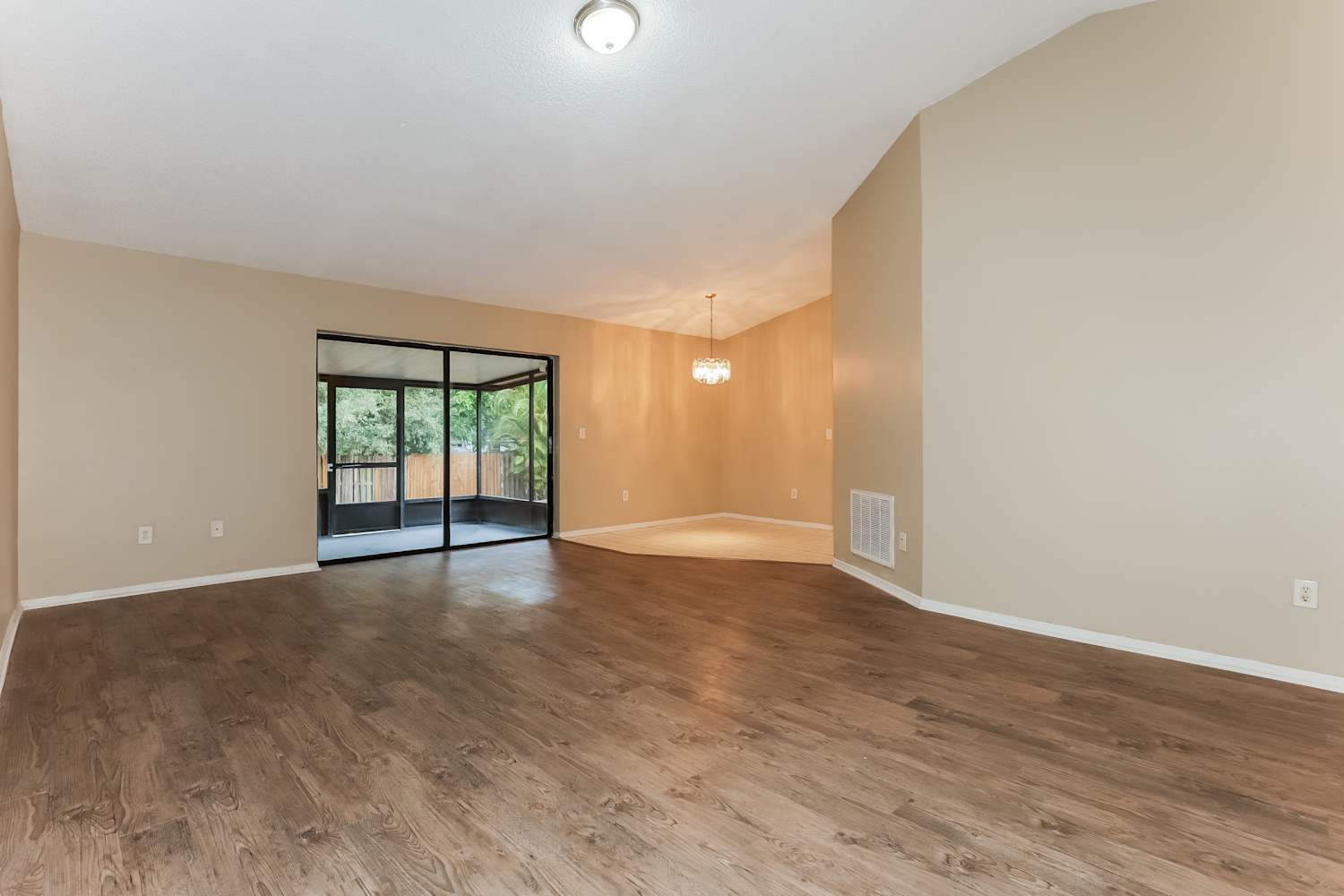 1517 Kestrel Way photo 5