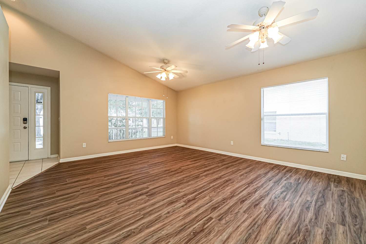 6240 Crickethollow Dr photo 3