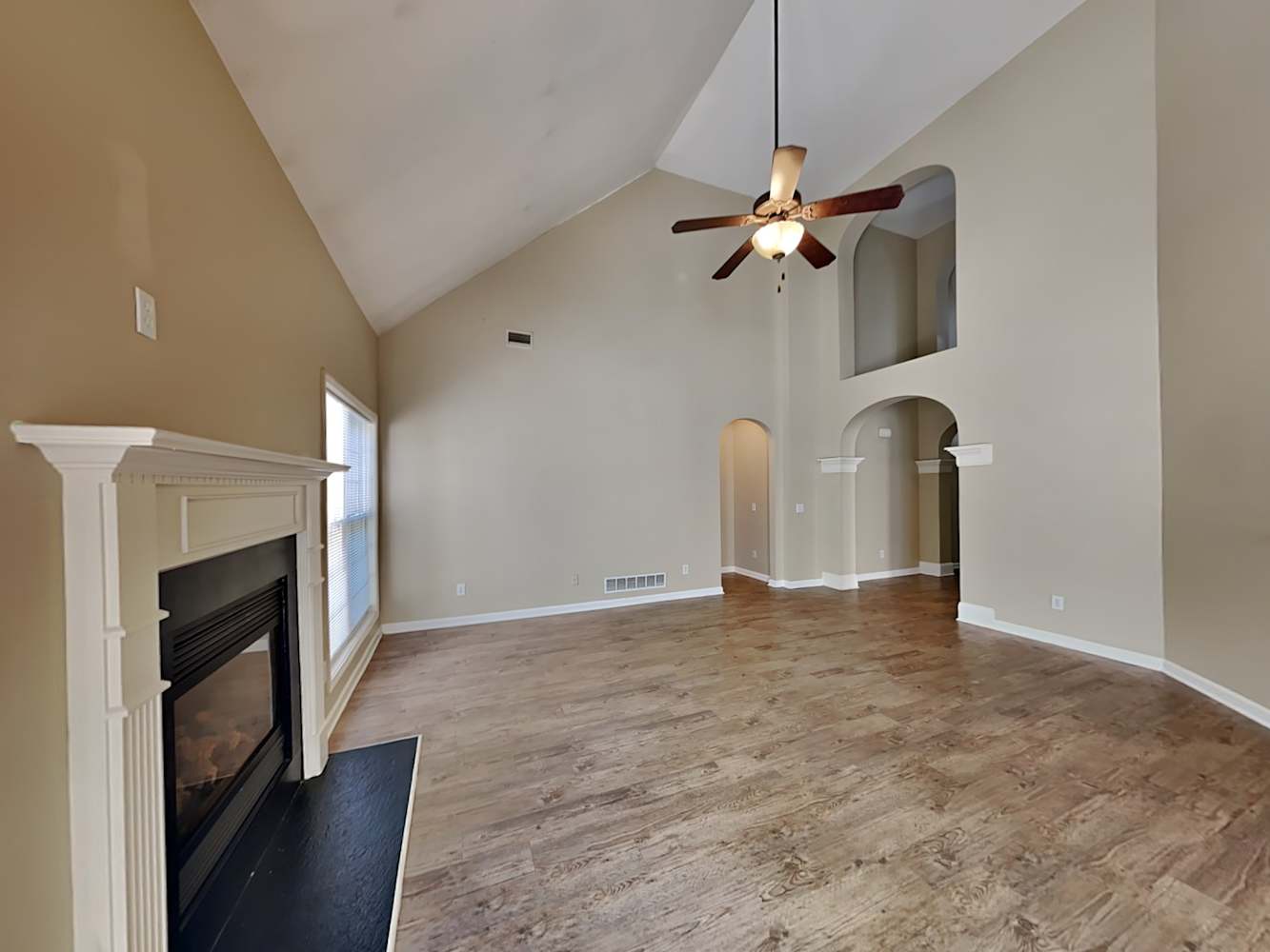 467 Greyhawk Way photo 4