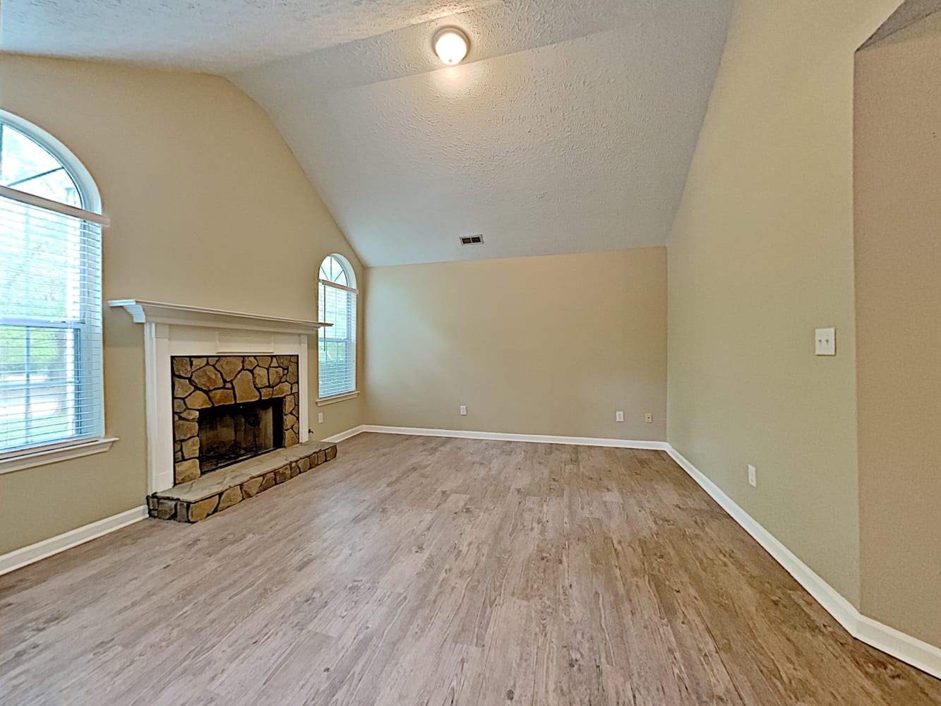 89 Sawgrass Manor Dr photo 3