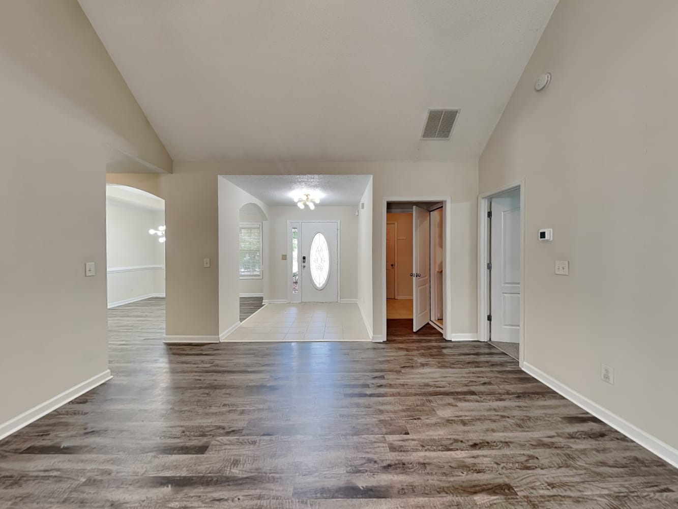 307 Peachtree Cir photo 5