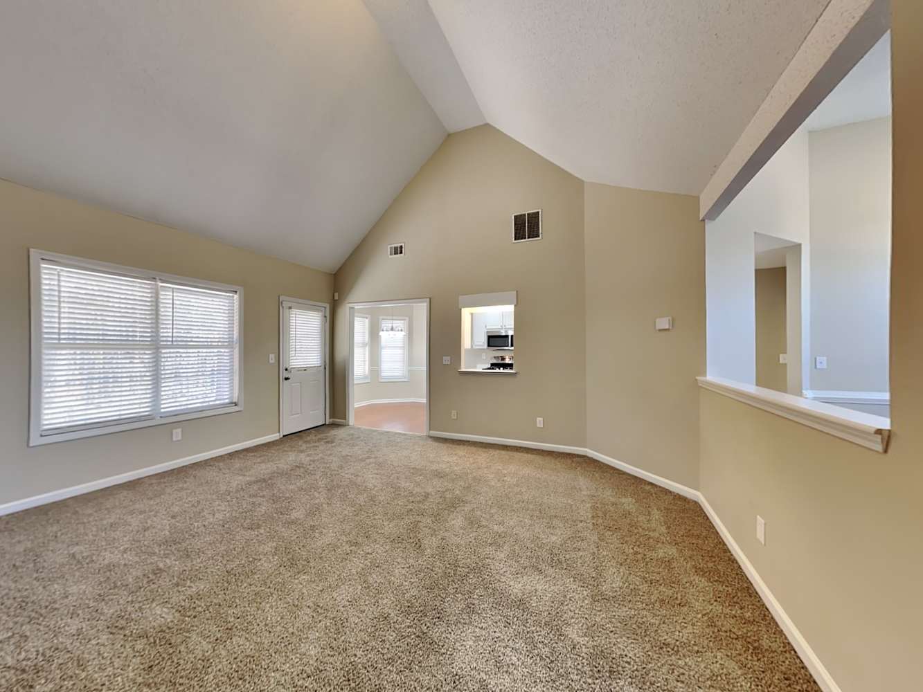 1127 Chateau Ter photo 4