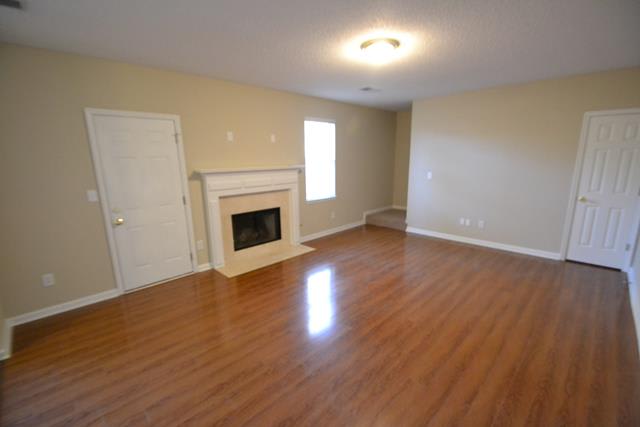 103 Silvergrass Dr photo 2