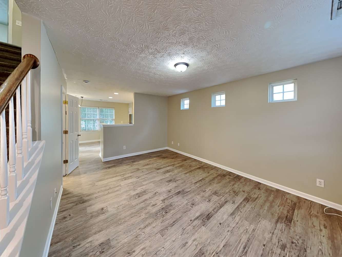 131 Oak Grove Pl photo 4