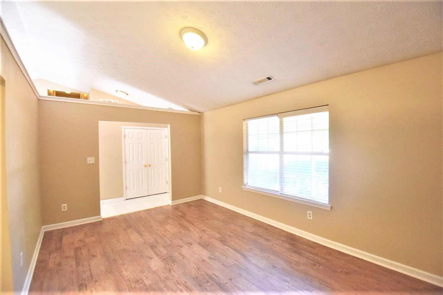 112 Old Hickory Pt photo 3