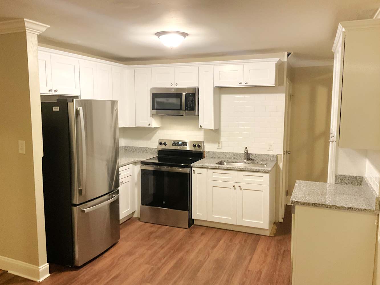 1627 Wildwood Rd photo 3