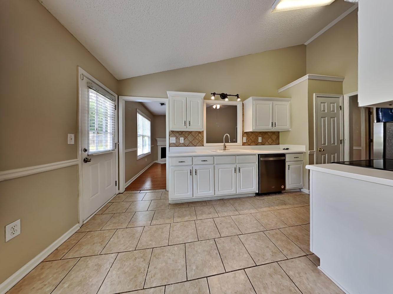 606 Summerfield Ct photo 5