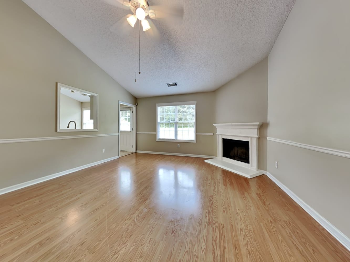 606 Summerfield Ct photo 4