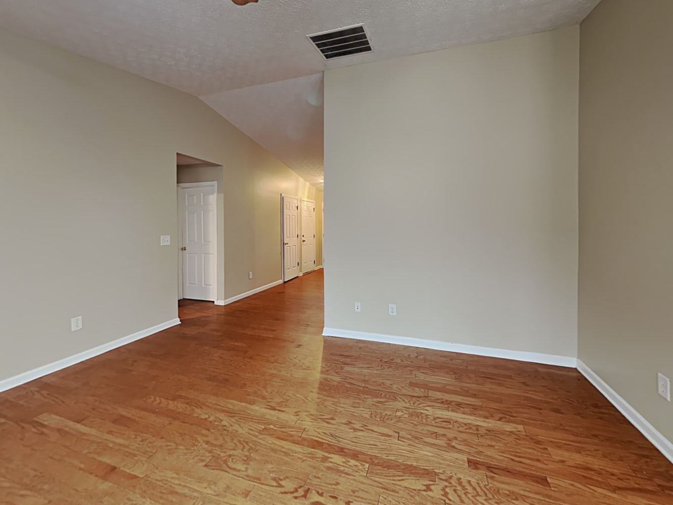 141 N Square Ln photo 4
