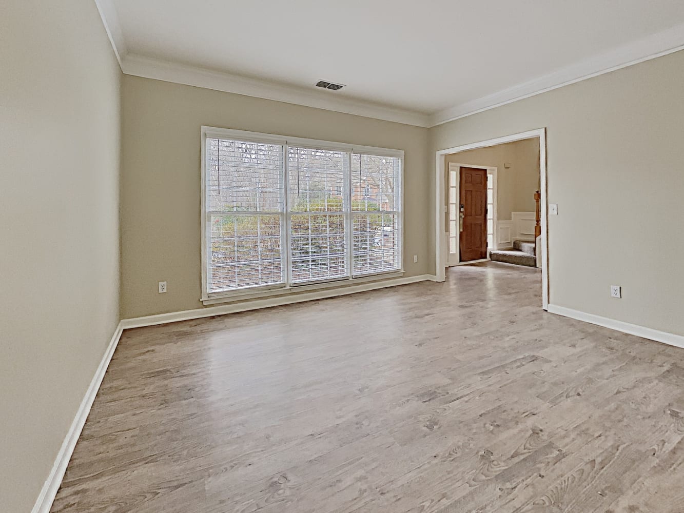 4925 Cinnabar Dr photo 4