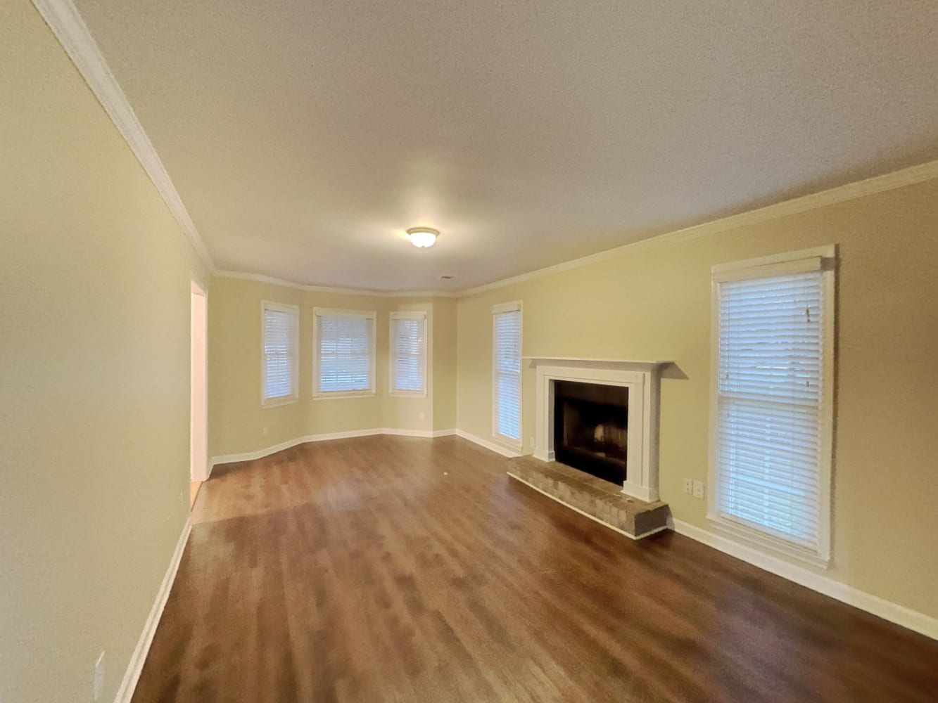 4351 Lakeside Hills Way NE photo 5