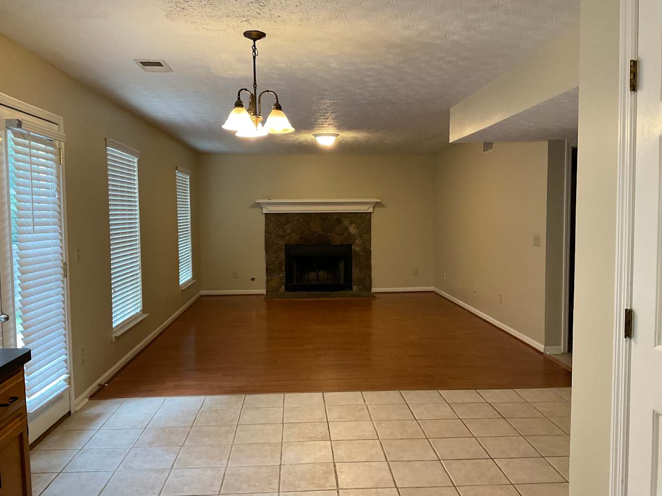 495 Meadowfield Ct photo 2