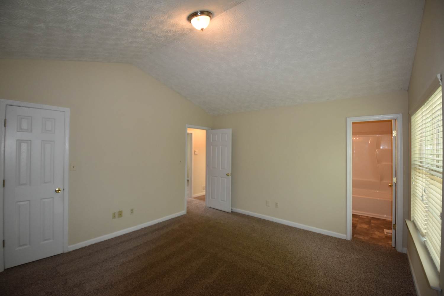 259 Thornbrooke Dr photo 5