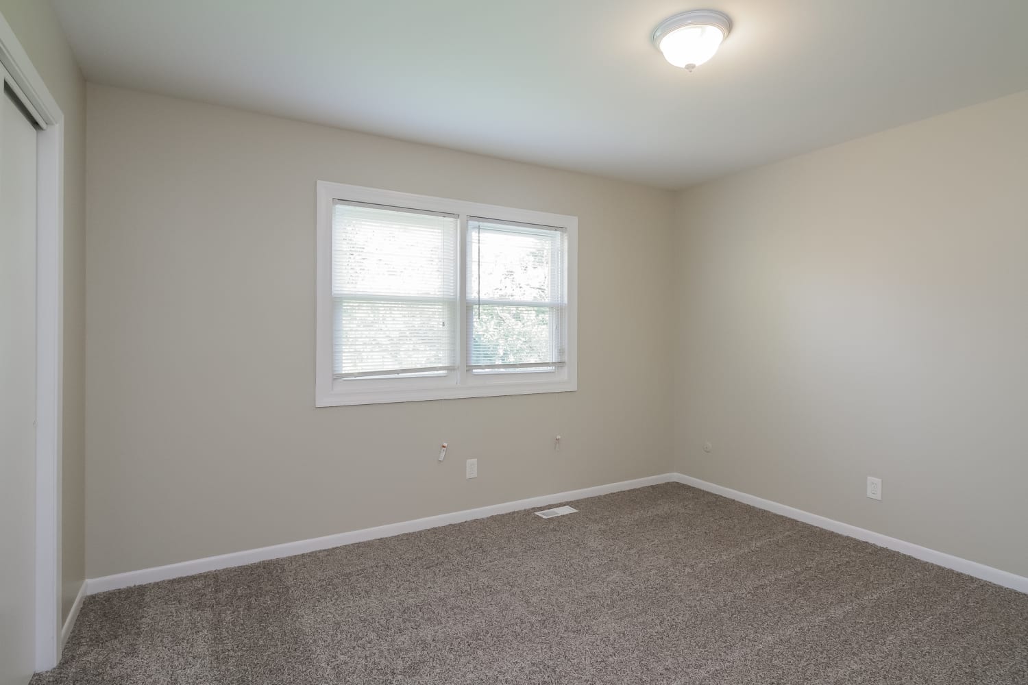 606 Cherrywood Dr photo 5