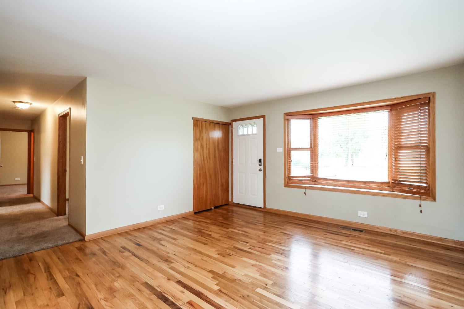 530 Norridge Ln photo 4