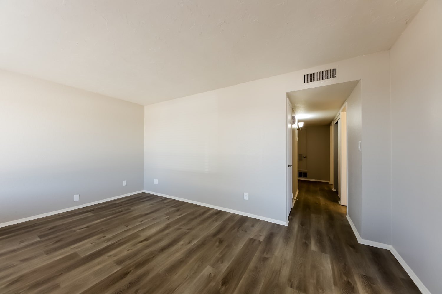 1771 W Menadota Dr photo 3