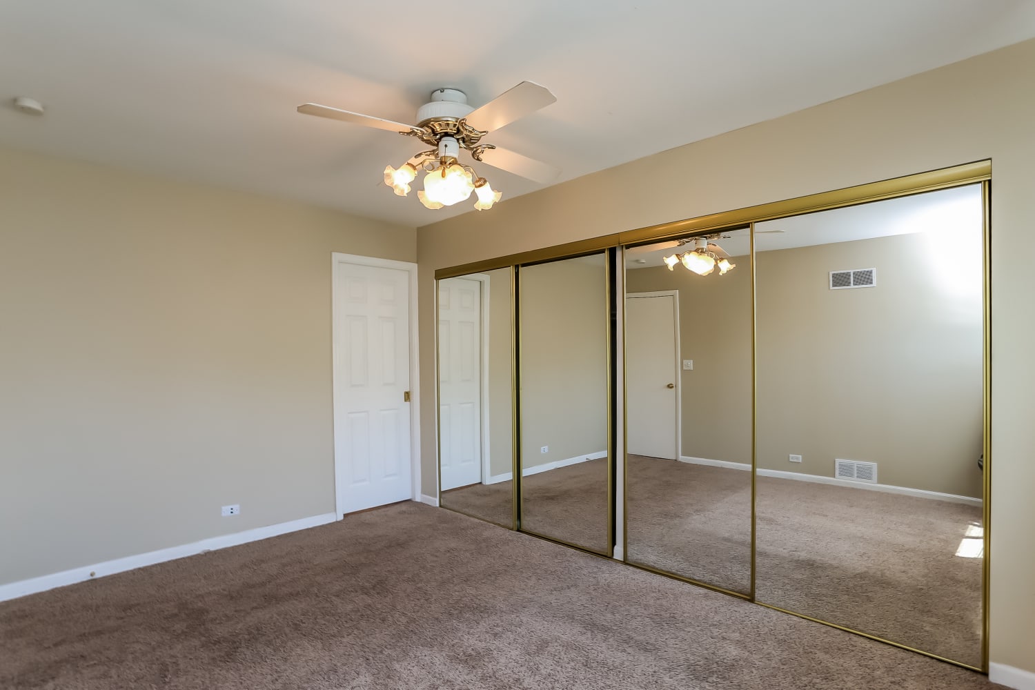 1563 S Tyler Rd photo 3