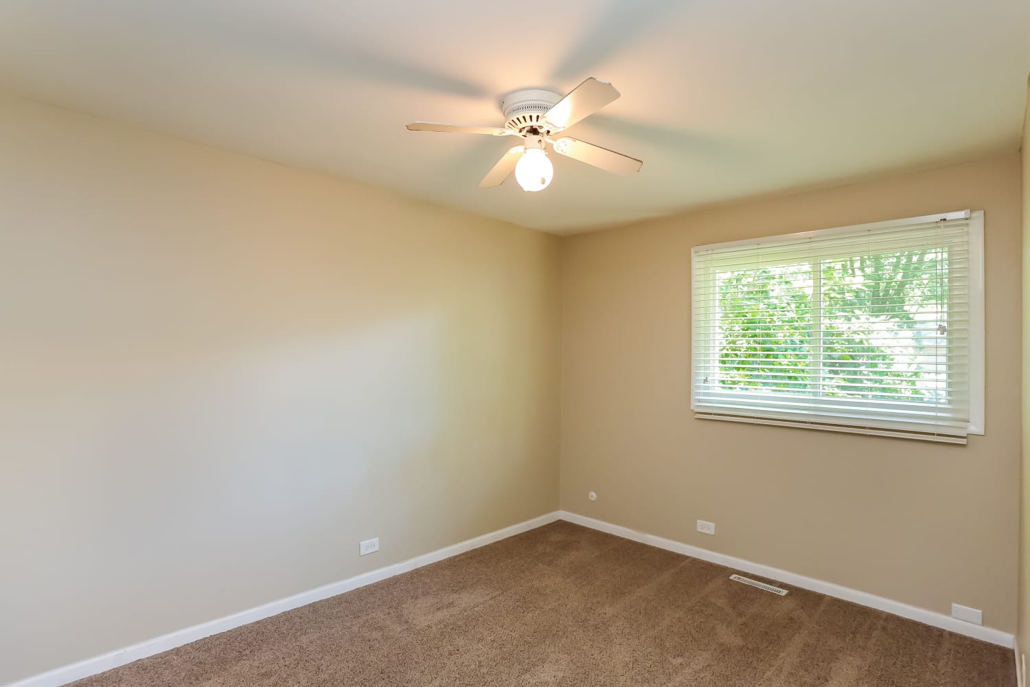 1563 S Tyler Rd photo 5