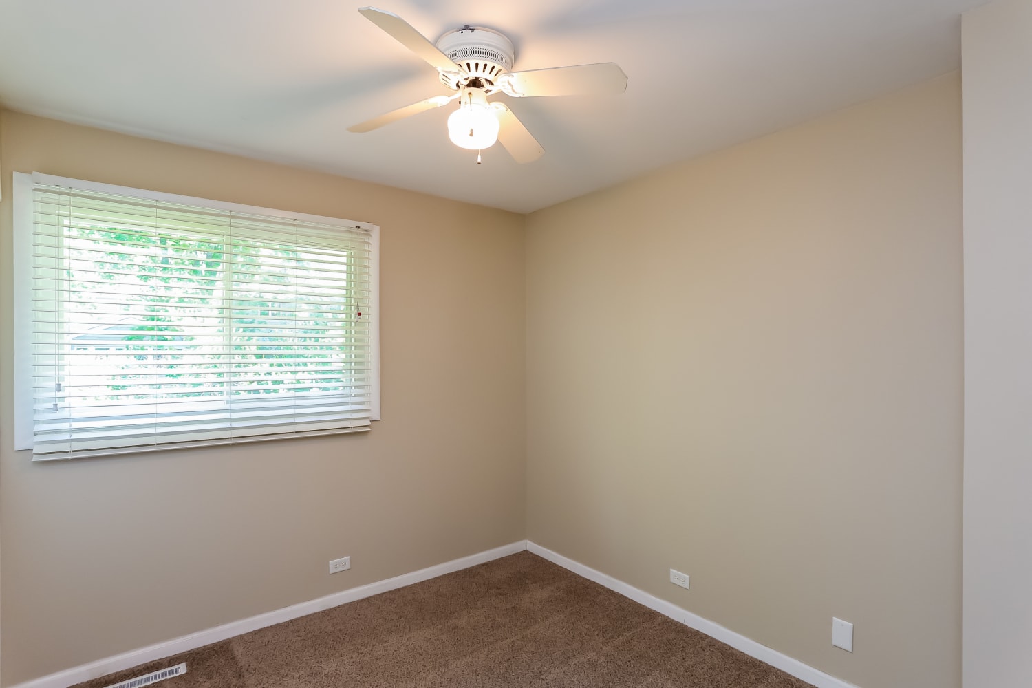 1563 S Tyler Rd photo 4