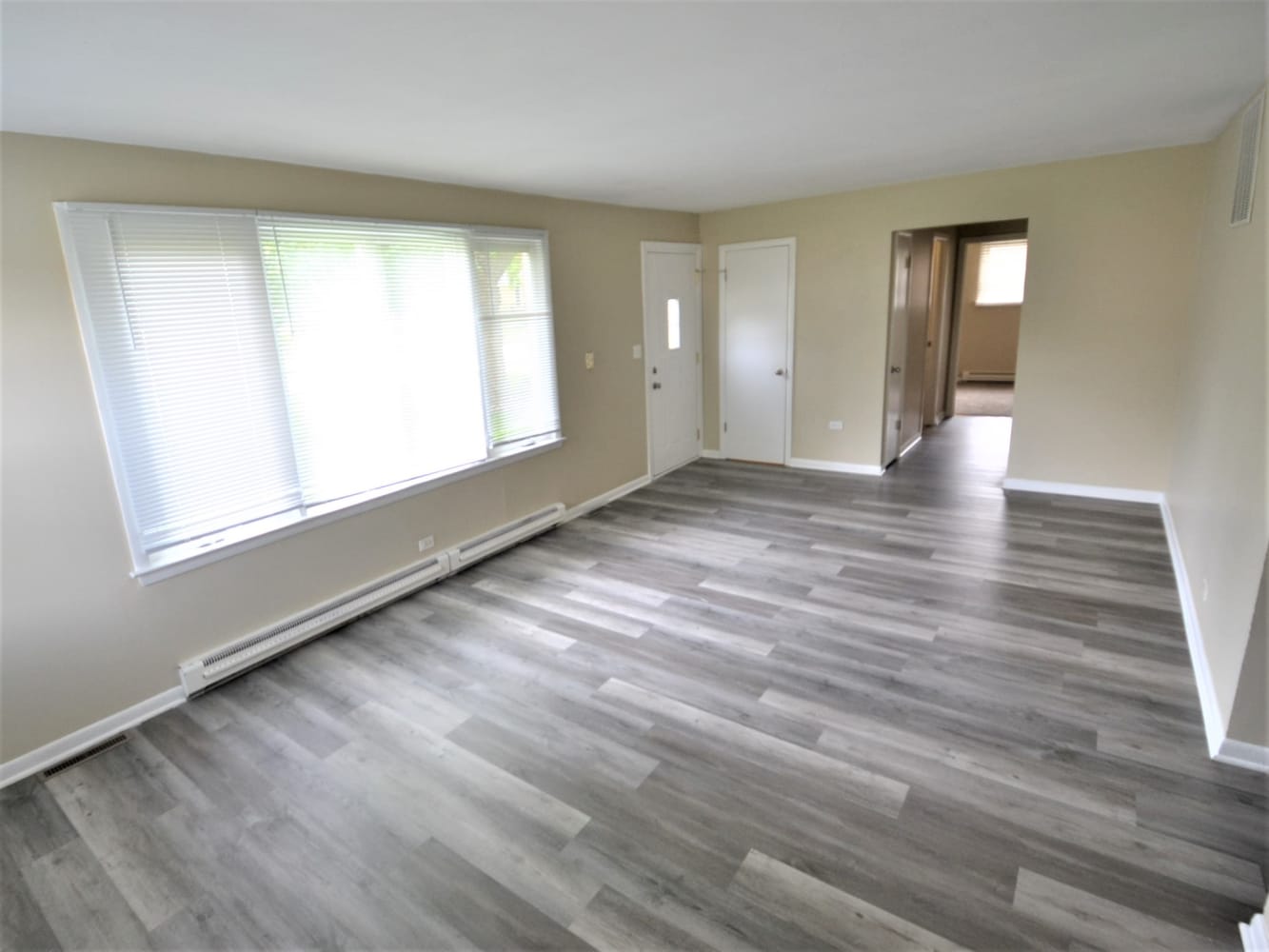 602 Banbury Ct photo 4