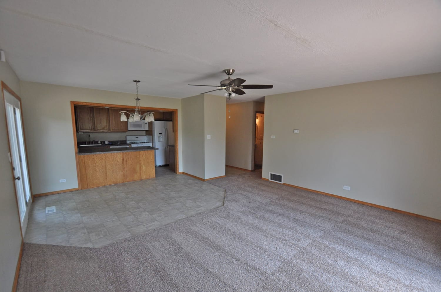 16610 Robinhood Dr photo 3