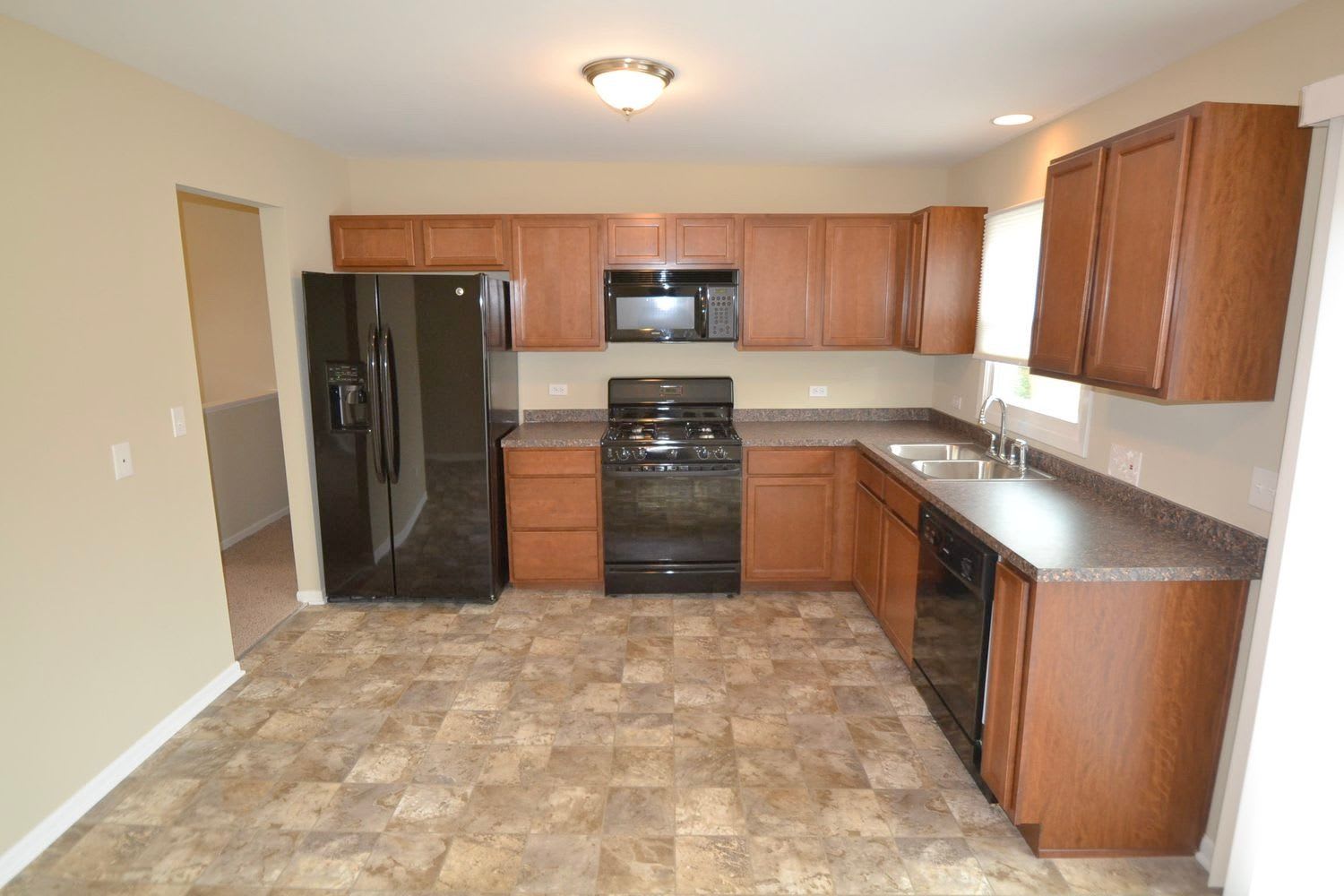 1 Linden Ave photo 2