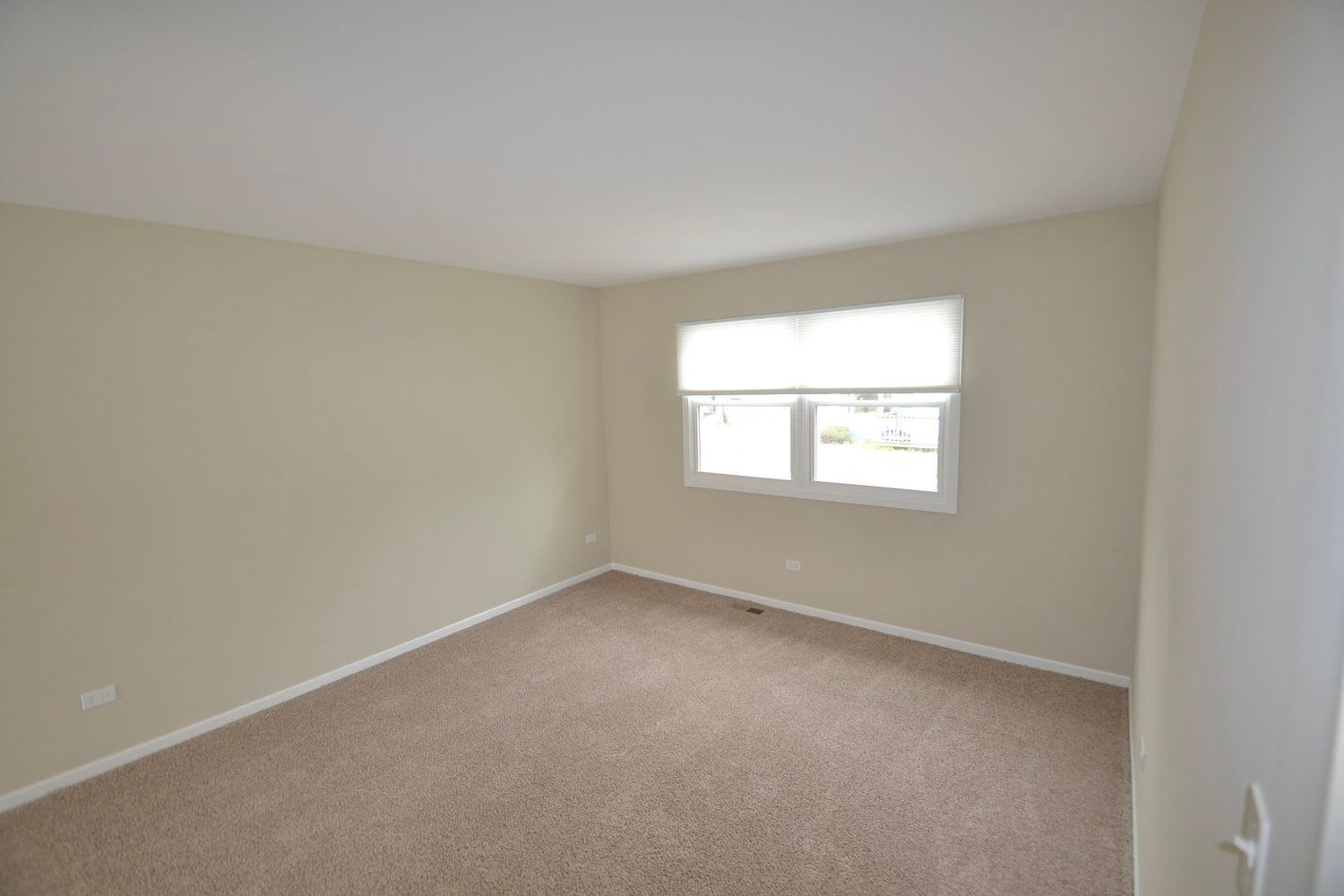 1 Linden Ave photo 4