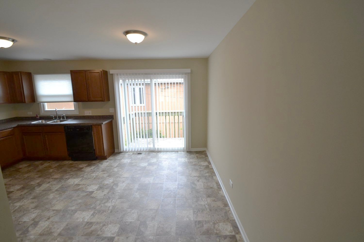 1 Linden Ave photo 3