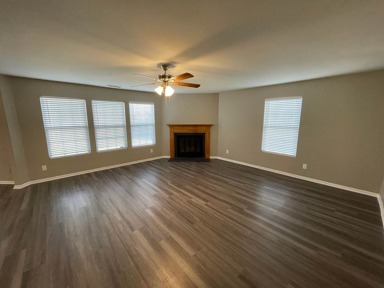 1628 Bray Dr photo 4