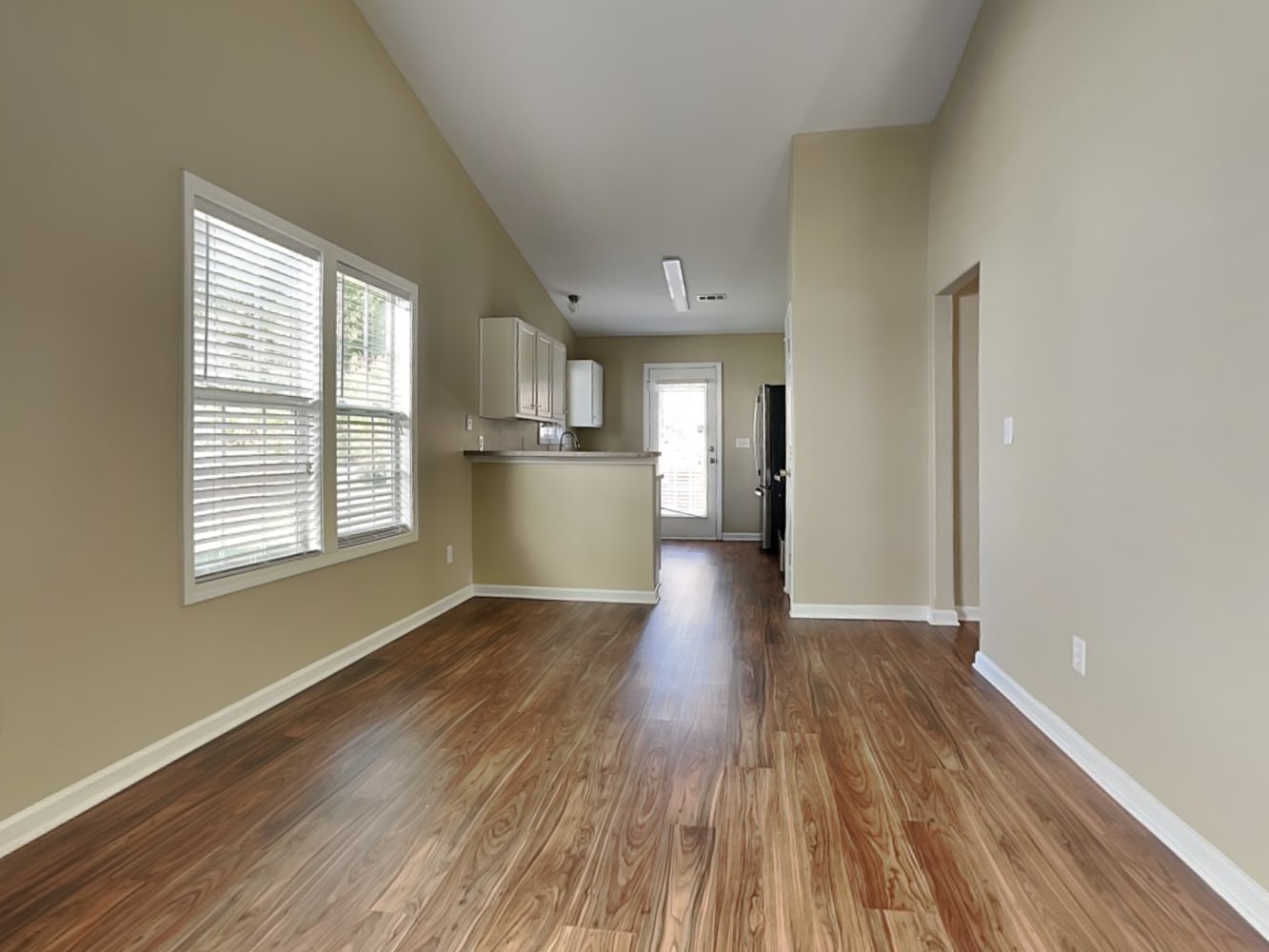 2718 Meadow Knoll Dr photo 5