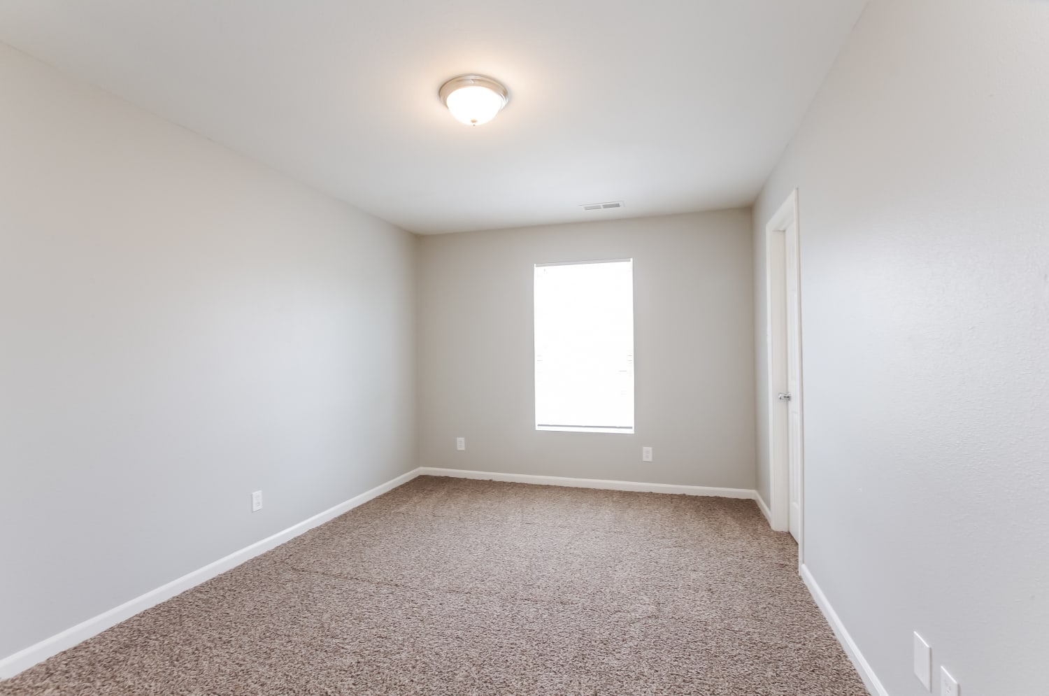 1723 Bray Dr photo 4