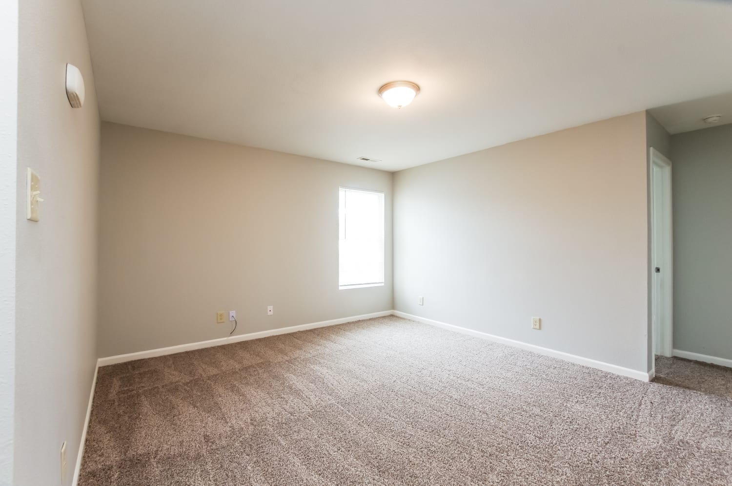 1723 Bray Dr photo 3