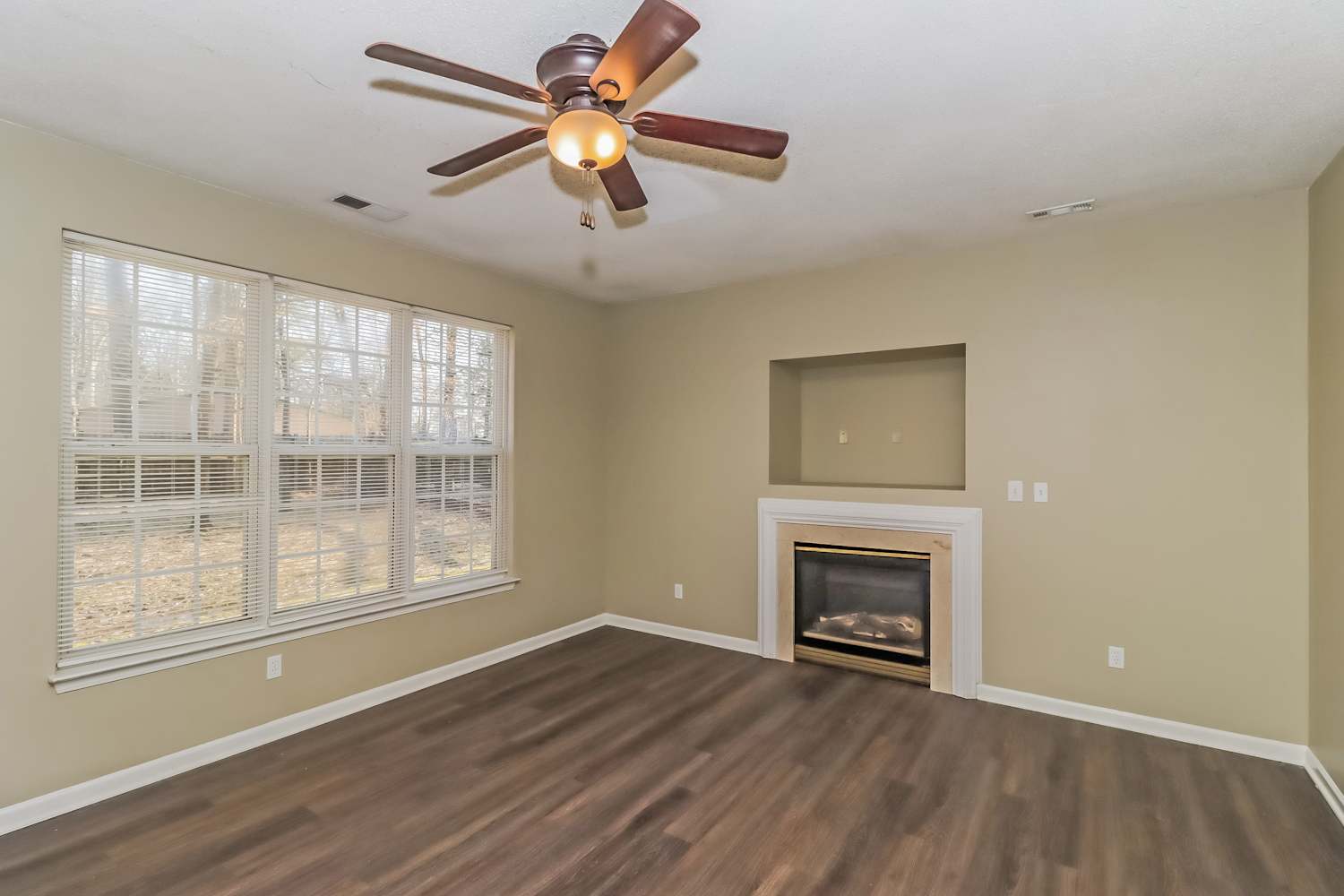 12522 Deaton Hill Dr photo 5