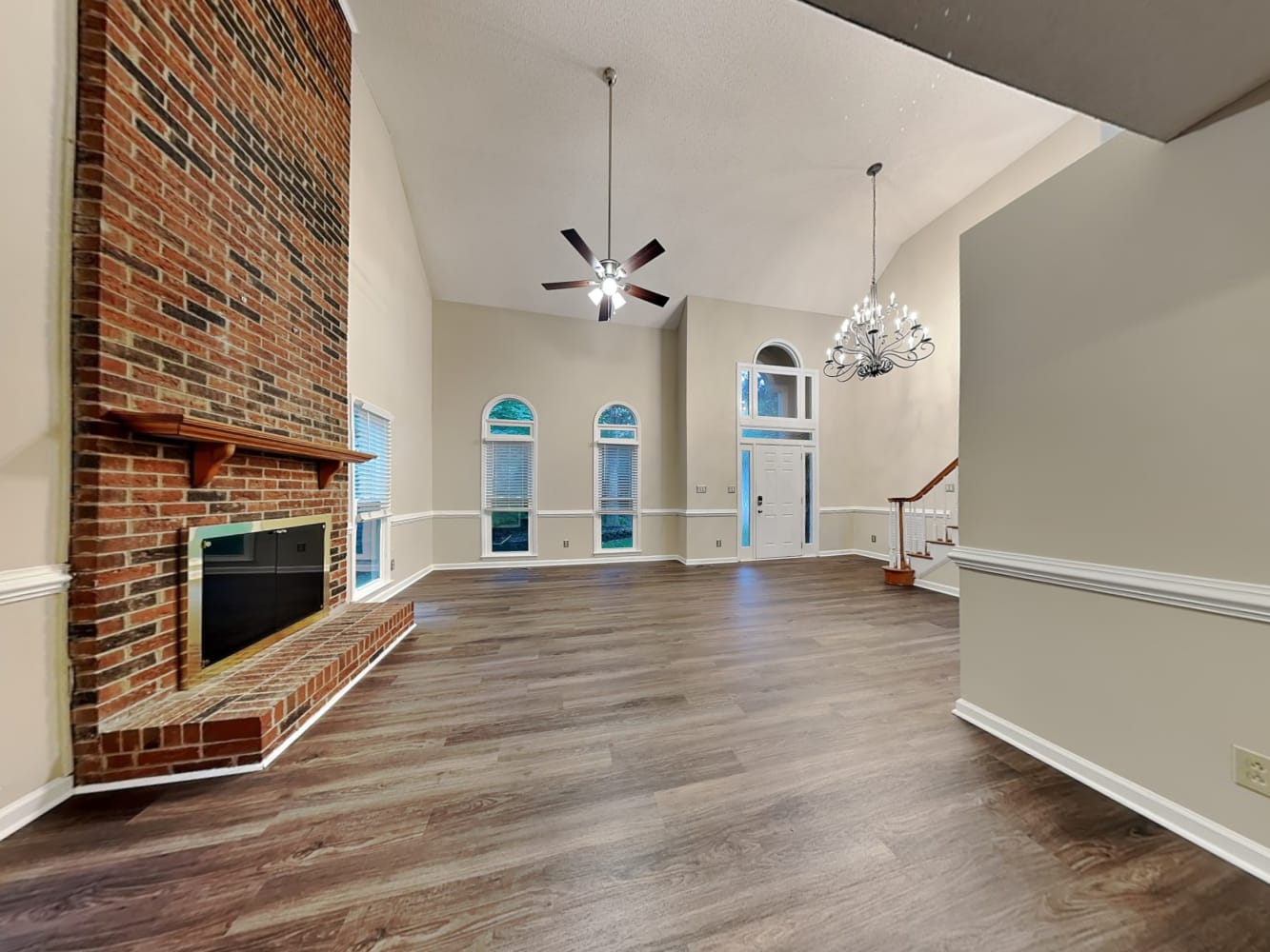 6926 Wolf Run Dr photo 5