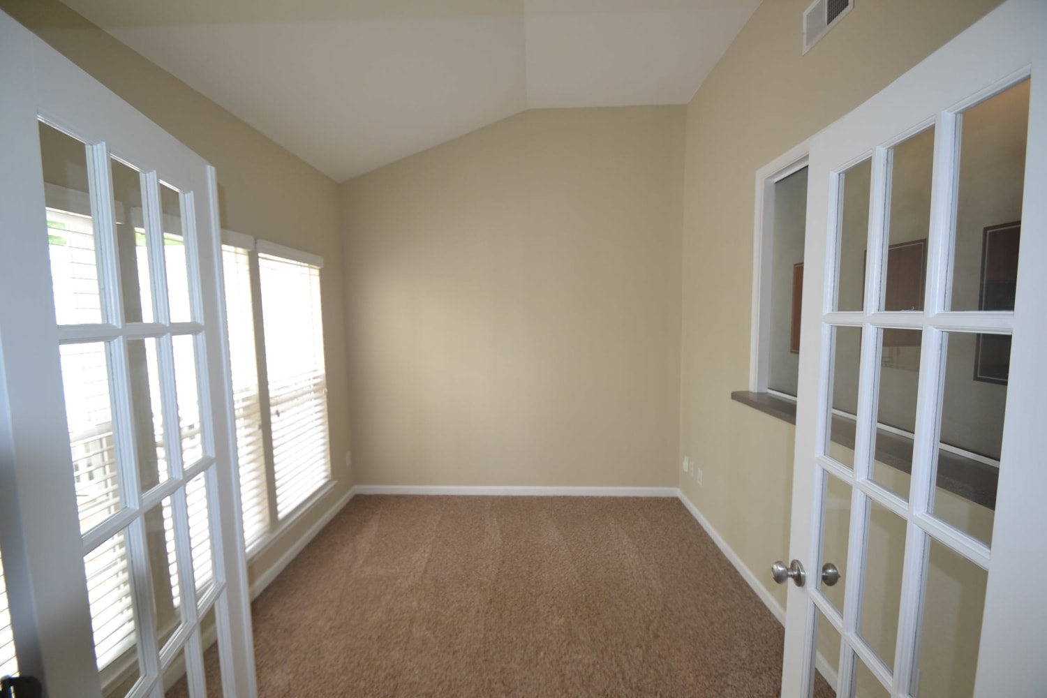 14535 Greenpoint Ln photo 4