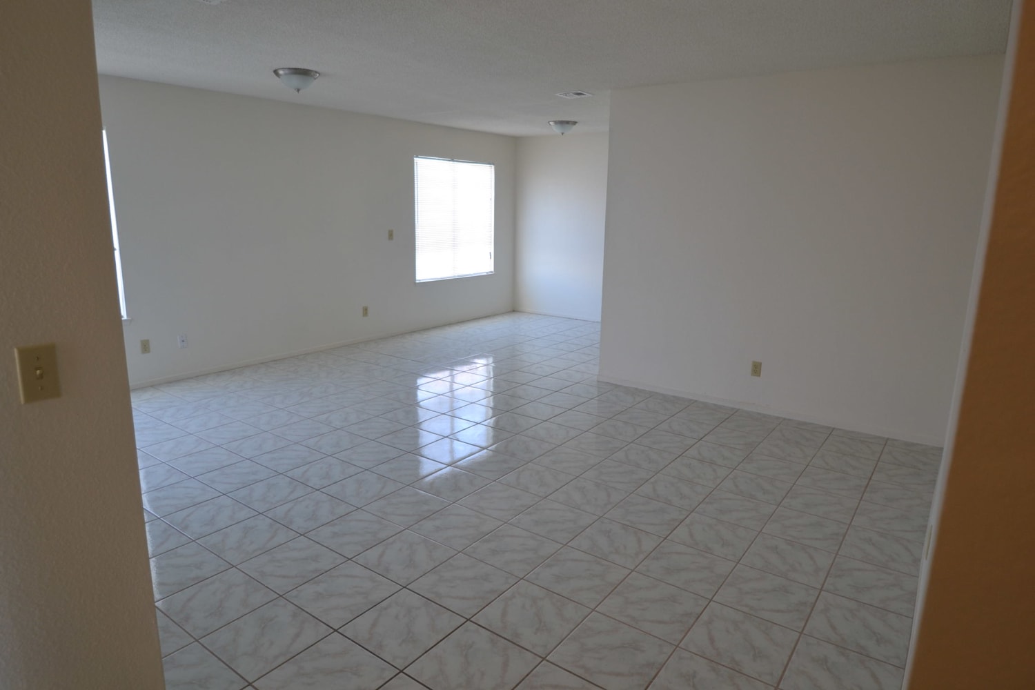 439 Bell Ave photo 2