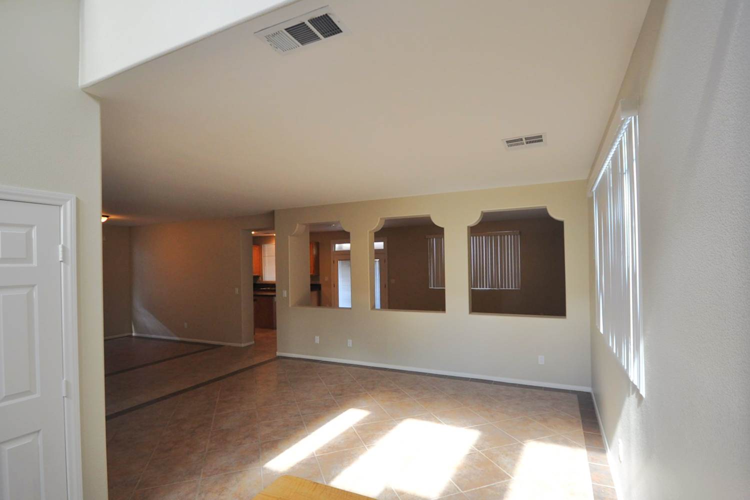 762 Fontayne Ave photo 2