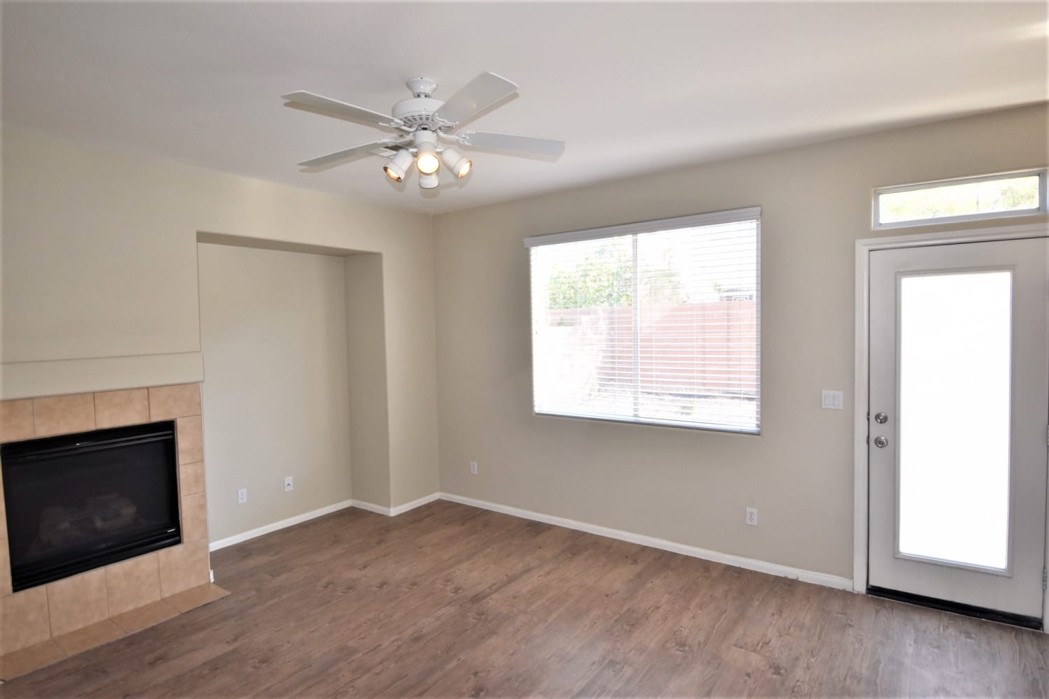 723 Aloe Yucca Ave photo 4