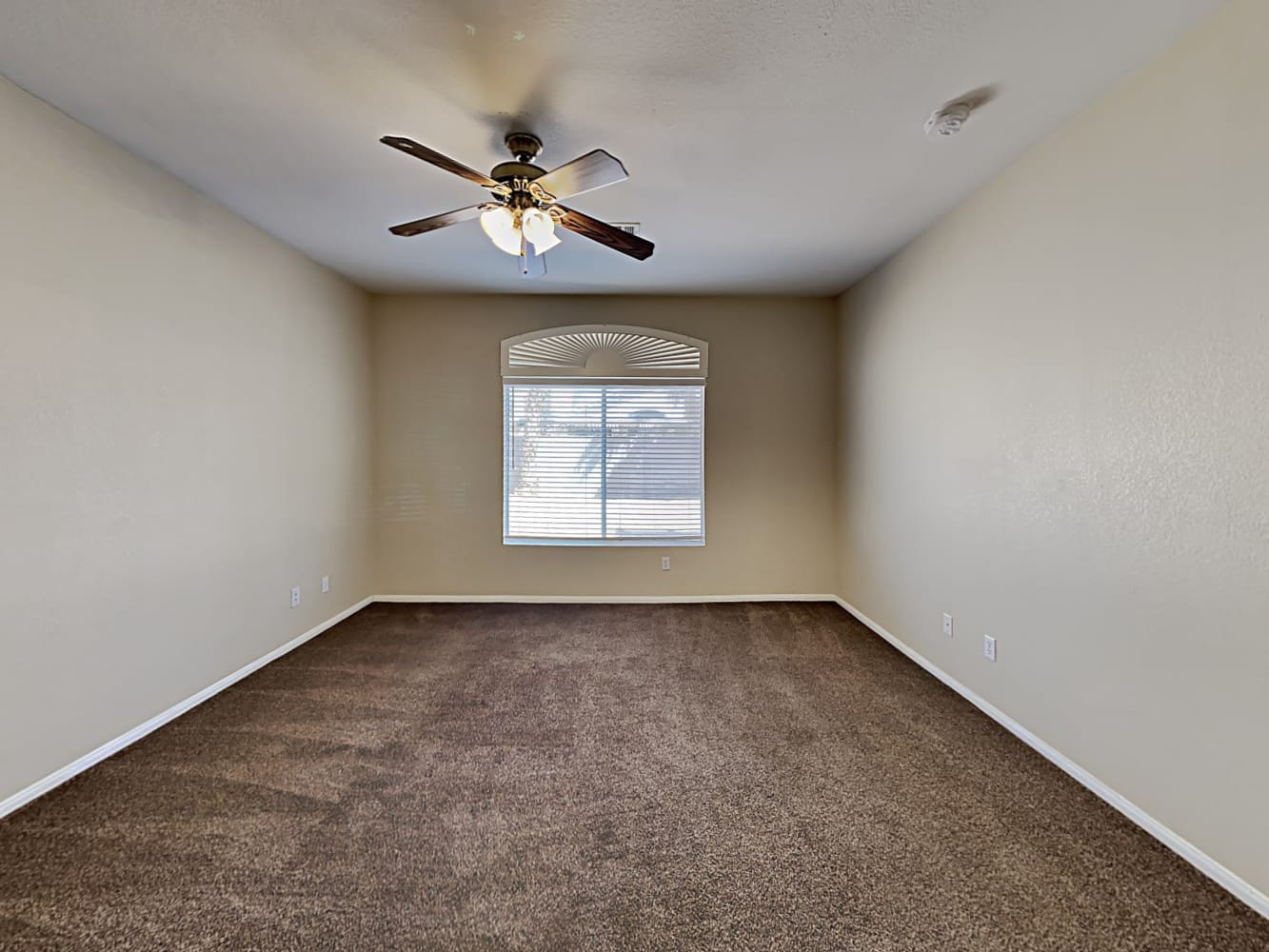 948 Country Skies Ave photo 3