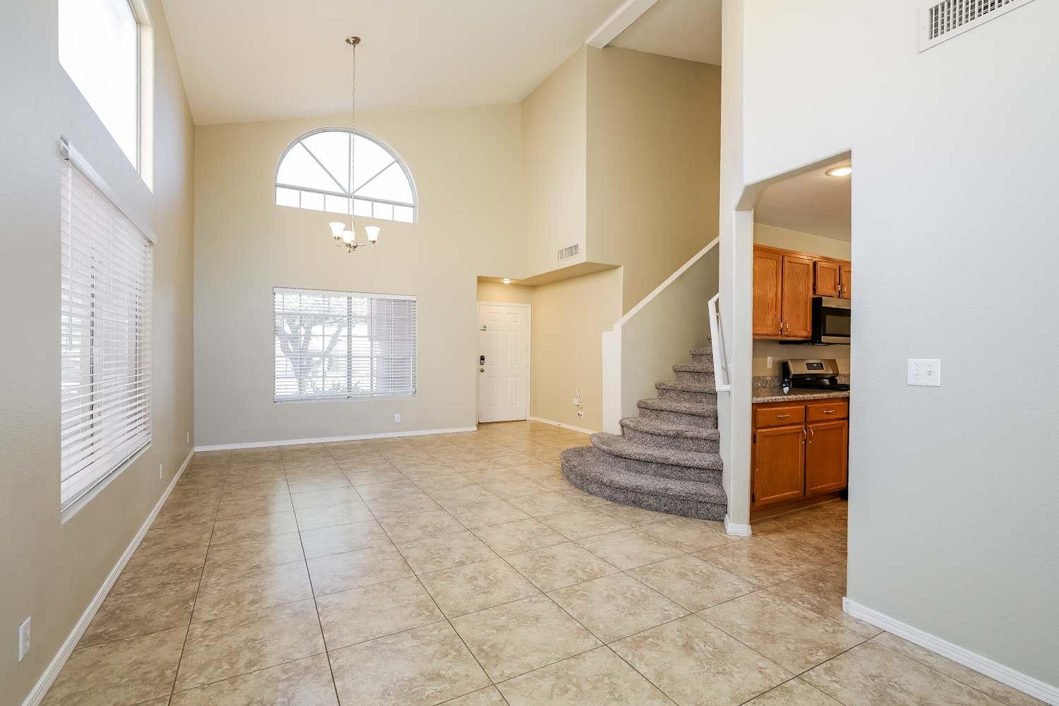1013 Companion Way photo 5