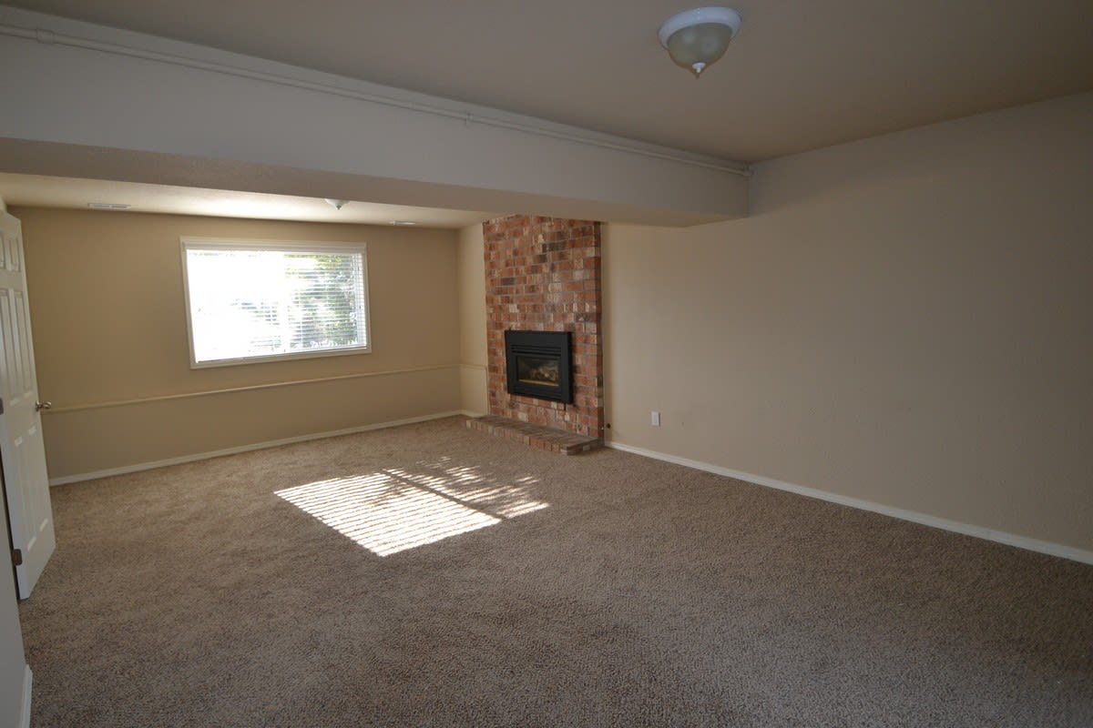 2401 66th Ave NE photo 2