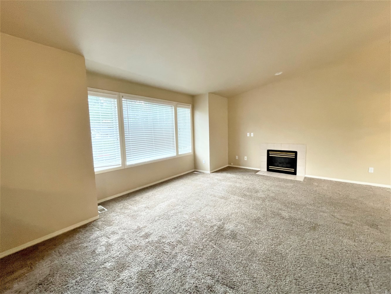928 58th Pl SW photo 2