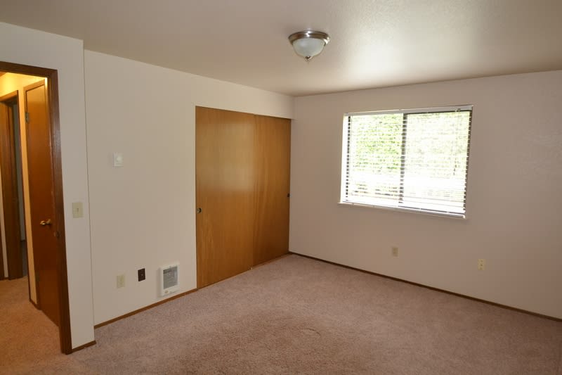1117 Cascade Dr photo 4
