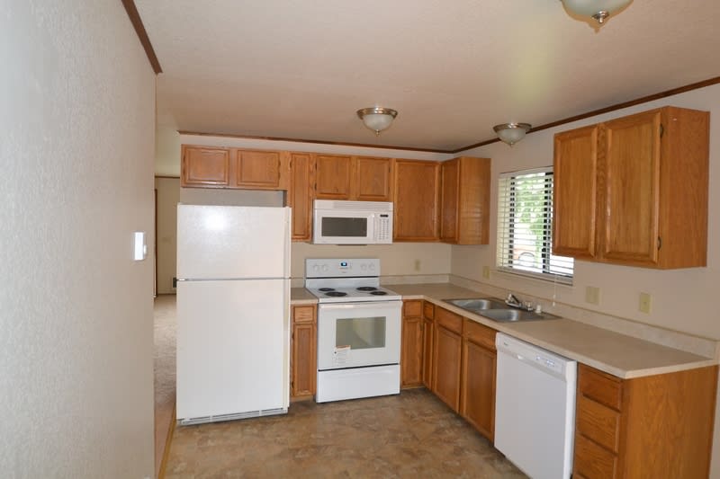 1117 Cascade Dr photo 3