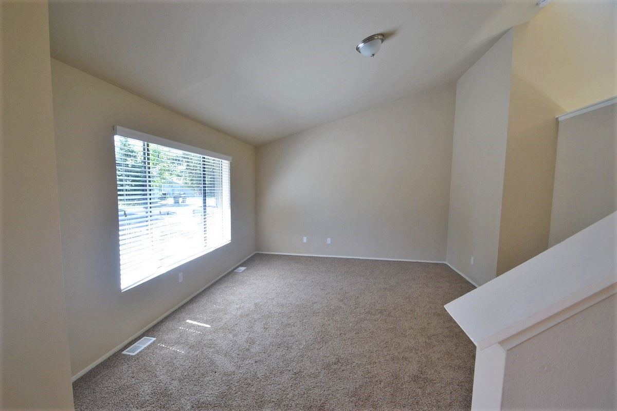 21832 SE 271st Pl photo 2